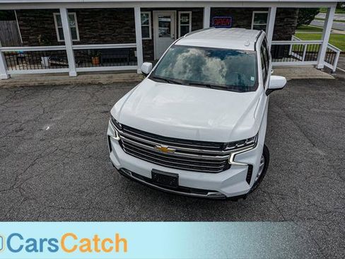 Used 2021 Chevrolet Suburban LT image 3