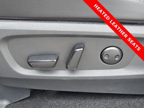 Used 2025 Nissan Pathfinder SL AWD/4WD image 16