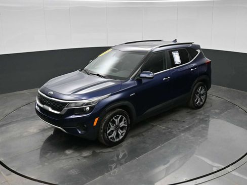 Used 2021 Kia Seltos EX image 24