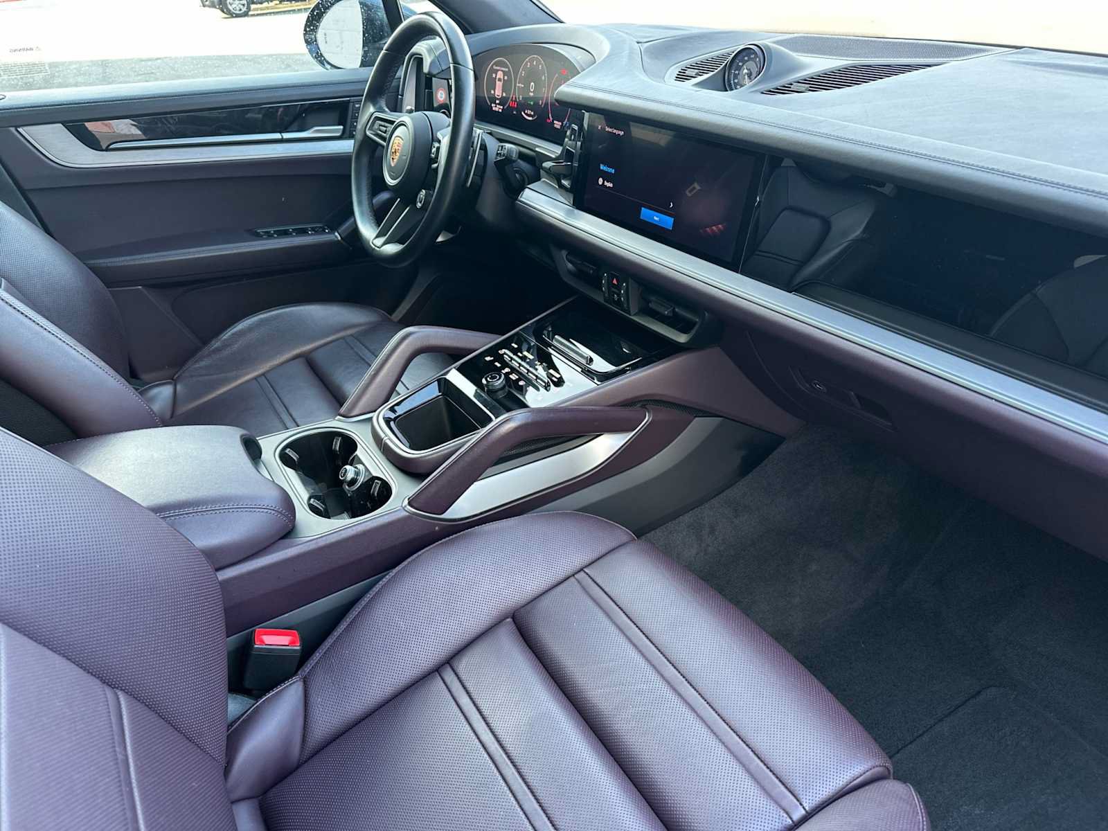 Certified 2024 Porsche Cayenne AWD/4WD image 17