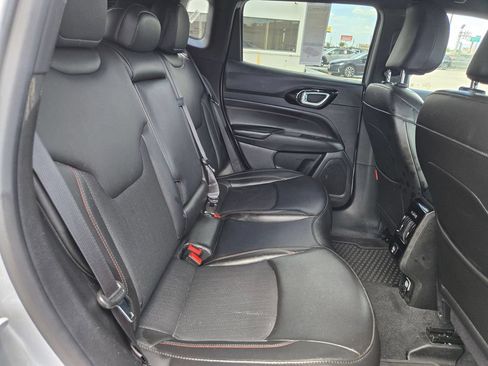Used 2025 Jeep Compass Trailhawk AWD/4WD image 26