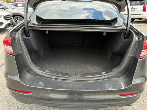 Used 2020 Ford Fusion SE FWD image 9