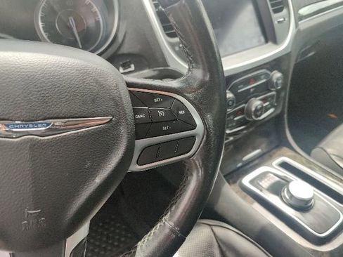 Used 2020 Chrysler 300 Limited AWD/4WD image 27
