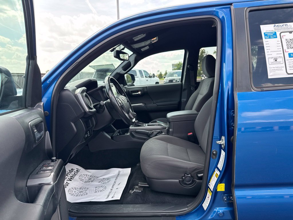 Used 2016 Toyota Tacoma TRD Sport w/ Towing Package AWD/4WD image 33