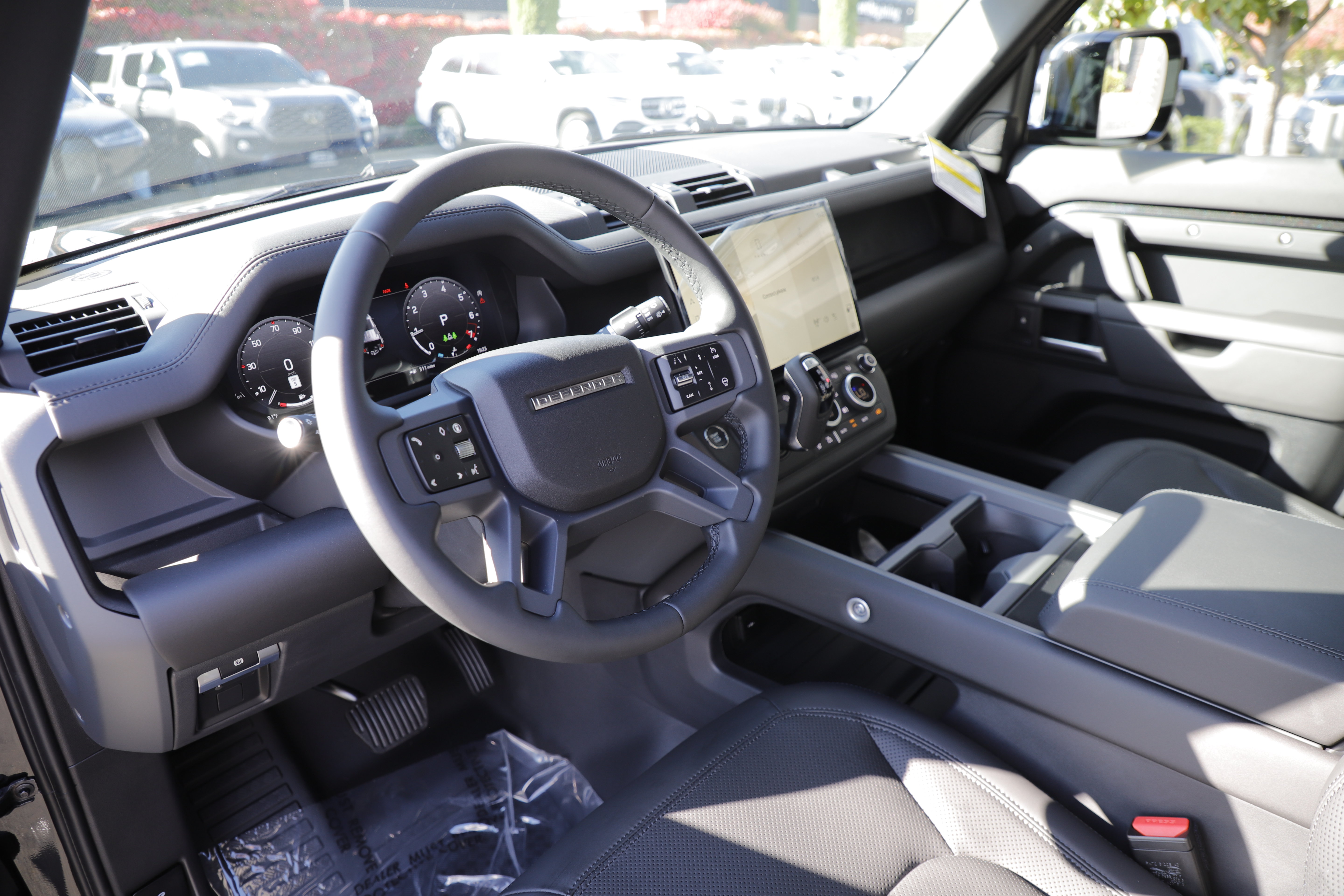 New 2026 Land Rover Defender 110 X-Dynamic SE AWD/4WD image 16