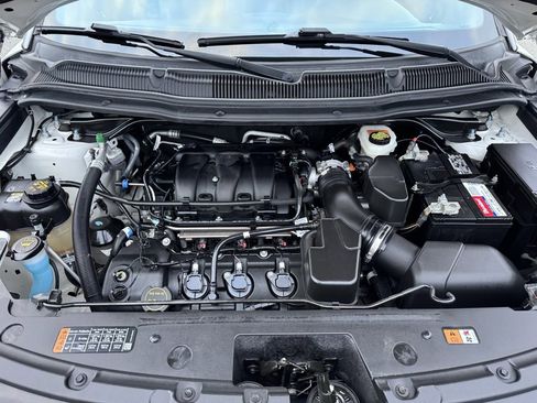 Used 2018 Ford Explorer XLT w/ Equipment Group 202A image 29