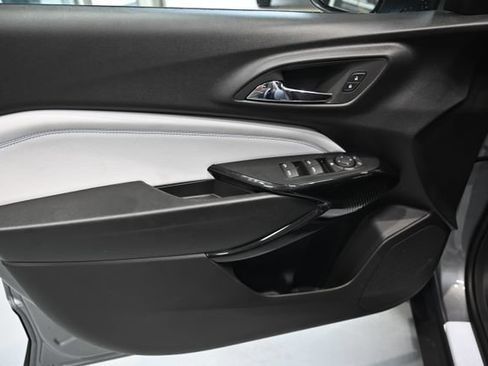 New 2026 Chevrolet Trax LT w/ Sunroof Package FWD image 26