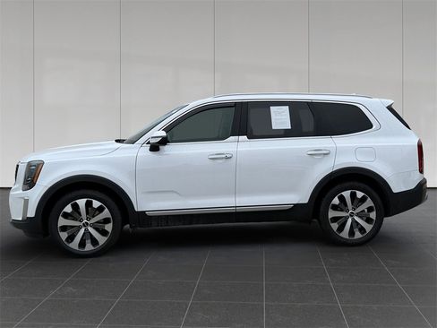 Used 2022 Kia Telluride S image 2