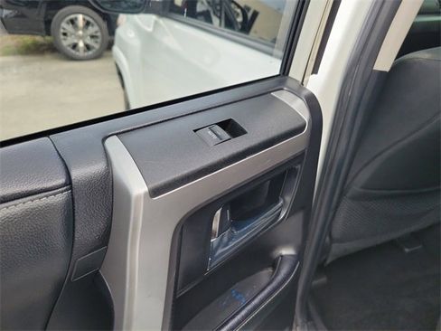 Used 2020 Toyota 4Runner SR5 image 10