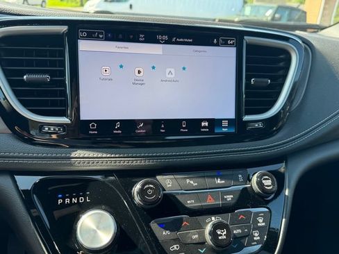 New 2027 Chrysler Pacifica Select FWD image 49