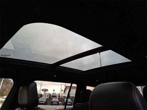 Used 2021 Jeep Grand Cherokee L Overland image 17