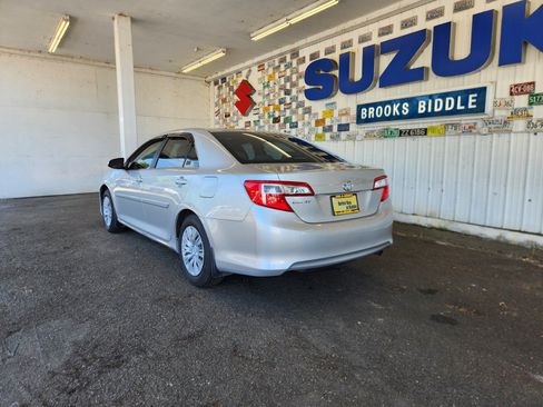 Used 2012 Toyota Camry LE FWD image 5