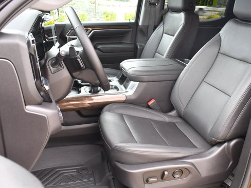 Used 2023 Chevrolet Silverado 1500 LT Trail Boss w/ LT Trail Boss Premium Package image 26