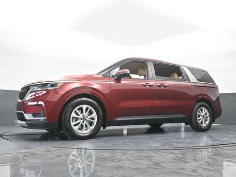 Used 2023 Kia Carnival LX w/ Paint Protection Package FWD image 57