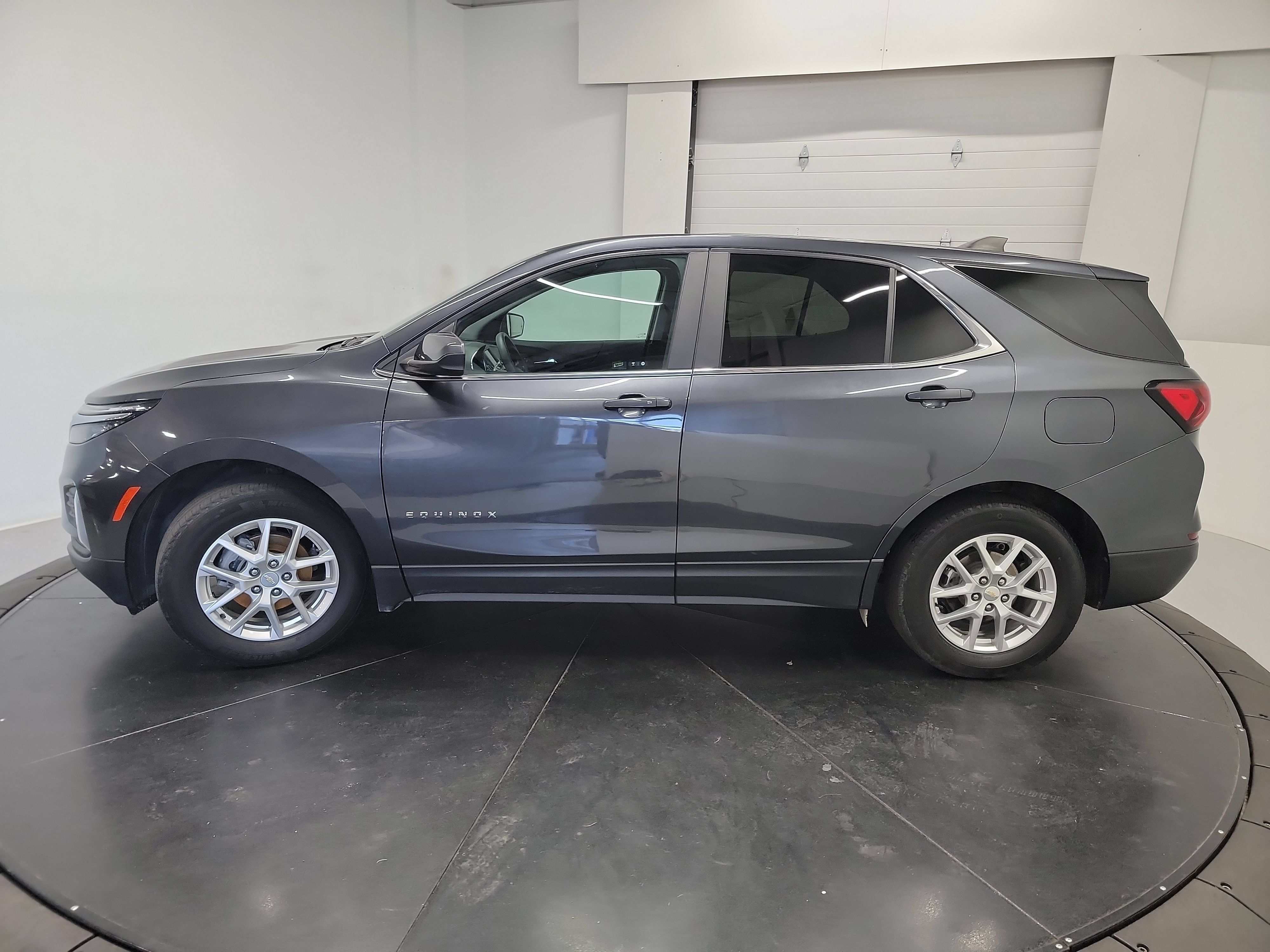 Used 2023 Chevrolet Equinox LT FWD image 4