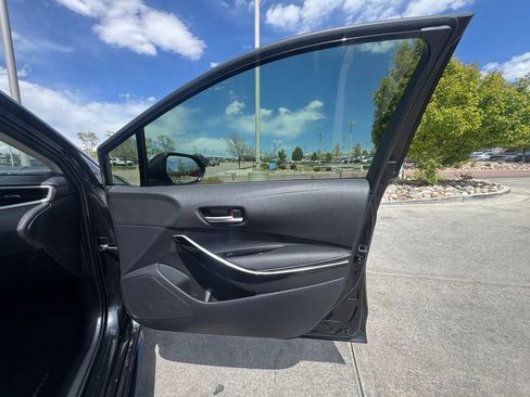 Used 2020 Toyota Corolla XLE FWD image 31