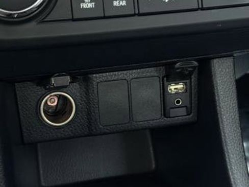 Used 2015 Toyota Corolla LE image 16