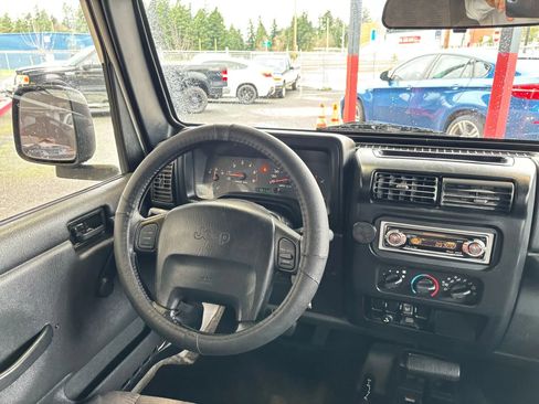 Used 2004 Jeep Wrangler X image 10