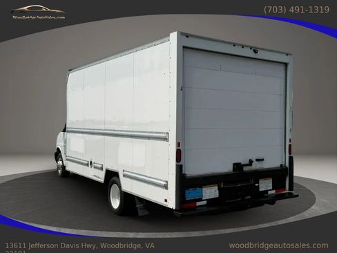 Used 2021 GMC Savana 3500 Extended w/ Power Convenience Package RWD image 6