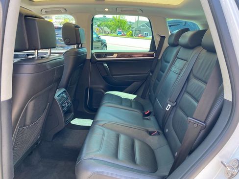 Used 2014 Volkswagen Touareg VR6 AWD/4WD image 22