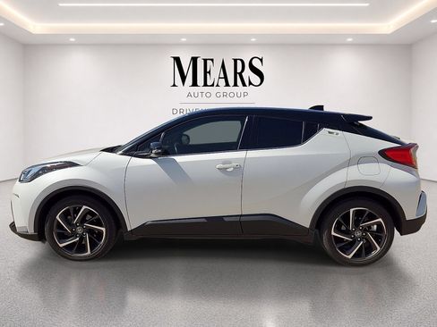 Used 2021 Toyota C-HR Limited FWD image 2