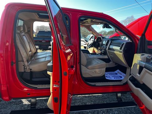 Used 2019 Ford F350 Lariat w/ Lariat Ultimate Package image 4