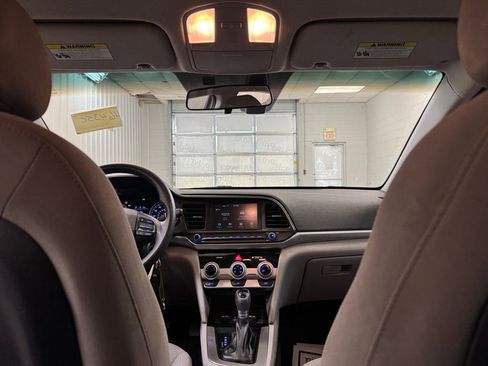 Used 2019 Hyundai Elantra SEL image 17