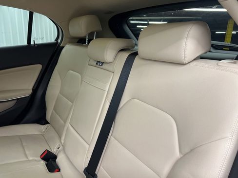 Used 2019 Mercedes-Benz GLA 250 image 9