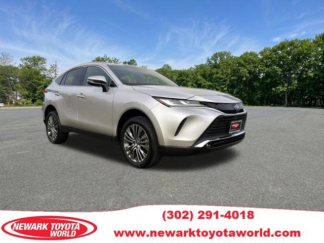 Used 2024 Toyota Venza XLE AWD/4WD image 1