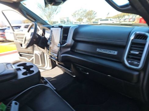 Used 2026 RAM 2500 Laramie AWD/4WD image 27
