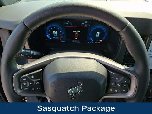 Used 2025 Ford Bronco Badlands w/ Sasquatch Package AWD/4WD image 4