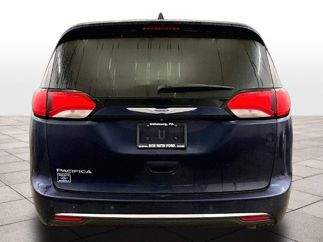 Used 2019 Chrysler Pacifica Touring-L Plus w/ Tire & Wheel Group FWD image 5