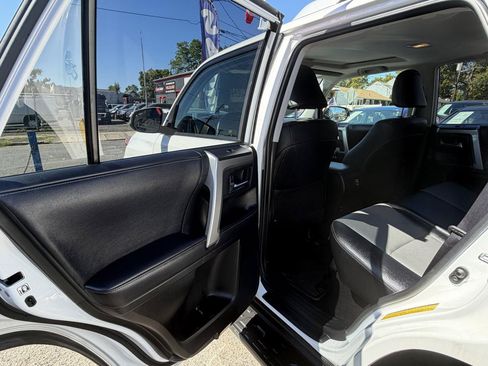 Used 2018 Toyota 4Runner SR5 Premium AWD/4WD image 20