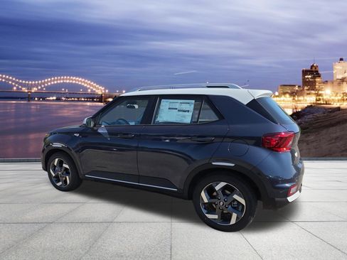 New 2026 Hyundai Venue SEL FWD image 3