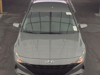 Used 2023 Hyundai Elantra SEL FWD video 3