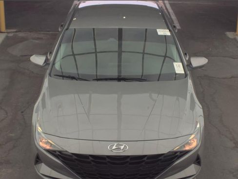 Used 2023 Hyundai Elantra SEL FWD image 3
