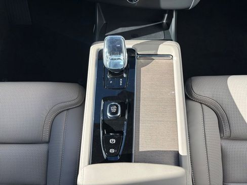 New 2026 Volvo XC90 B6 Ultra w/ Protection Package AWD/4WD image 13