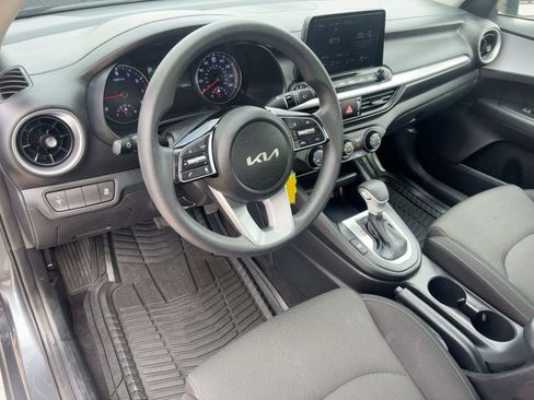 Used 2024 Kia Forte LXS image 4
