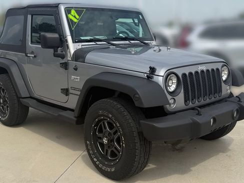 Used 2017 Jeep Wrangler Sport w/ Quick Order Package 24S AWD/4WD image 7