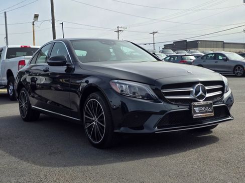 Used 2019 Mercedes-Benz C 300 4MATIC Sedan image 4