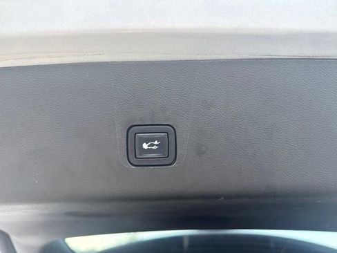Used 2022 Chevrolet Traverse LT AWD/4WD image 31