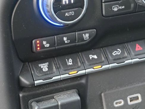 Used 2021 Chevrolet Silverado 2500 High Country w/ Z71 Off-Road Package image 27