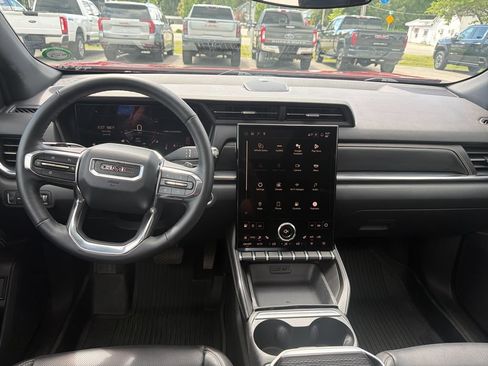 Used 2025 GMC Terrain Elevation w/ Elevation Premium Package AWD/4WD image 13