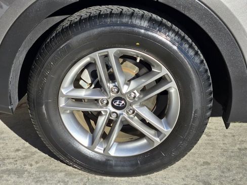 Used 2018 Hyundai Santa Fe Sport image 9