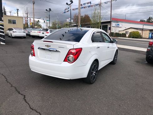 Used 2014 Chevrolet Sonic LTZ image 4
