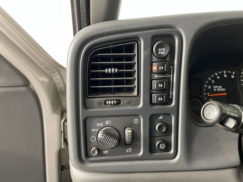 Used 2004 GMC Sierra 1500 SLE w/ Light Duty Power Package image 8