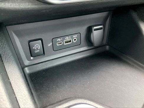 Used 2024 Nissan Sentra SV w/ Trunk Package image 27