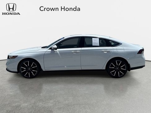 Used 2023 Honda Accord Touring image 2