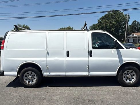 Used 2014 Chevrolet Express 1500 RWD image 12