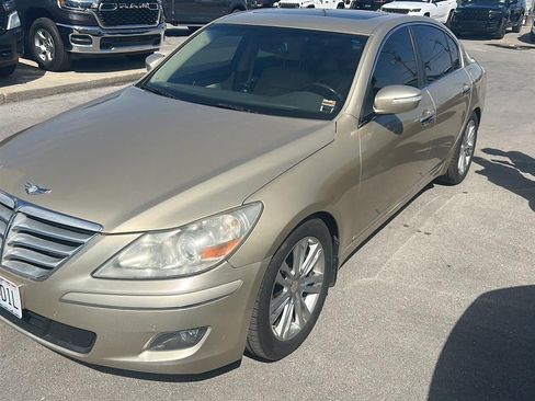 Used 2010 Hyundai Genesis 4.6 w/ Technology Pkg 5 image 2